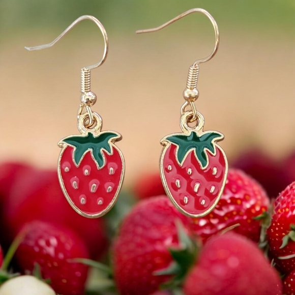 Cute Strawberry Earrings - Picture 3 of 3